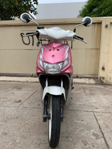 ម៉ូតូលក់​