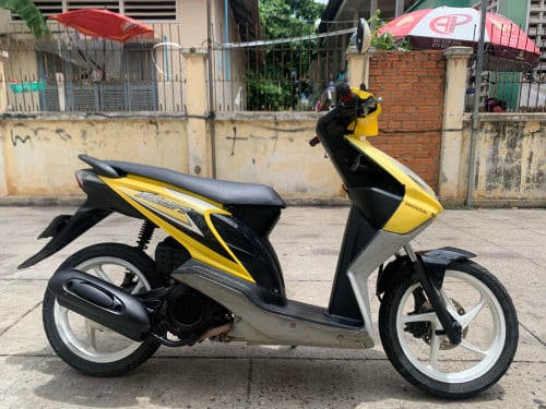 ម៉ូតូលក់