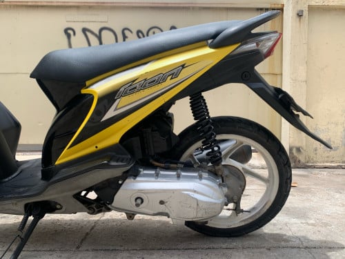 ម៉ូតូលក់​