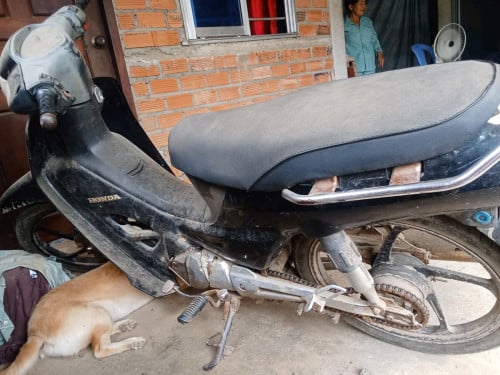 ដាក់លក់ម៉ូតូម្ដងទៀតនៅបន្ទាយមានជ័យ