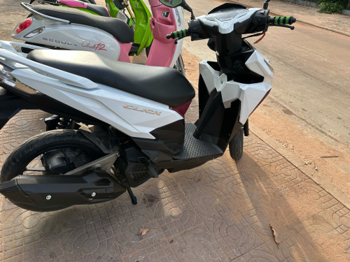 ម៉ូតូរៀបស្អាតមានពន្ធត្រឹមត្រូវ