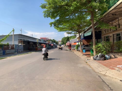 ផ្ទះអាជីវកម្មជួលនៅវាលស្បូវ