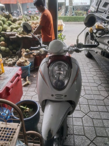 ម៉ូតូលក់012