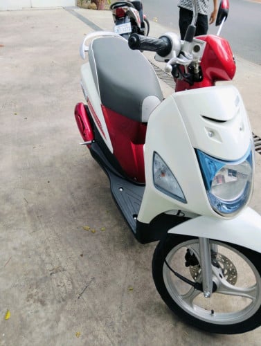 ម៉ូតូស៊ុយសុគីឡែត018 មានពន្ធត្រឹមត្រូវលក់តម្លៃ 870 ដុល្លារ។