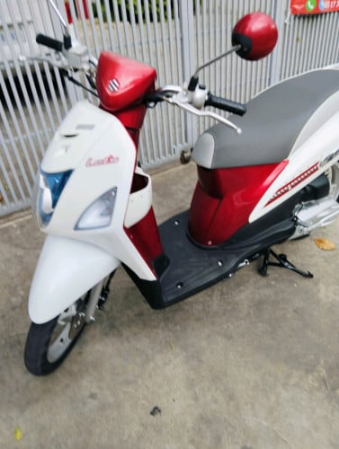 ម៉ូតូស៊ុយសុគីឡែត018 មានពន្ធត្រឹមត្រូវលក់តម្លៃ 870 ដុល្លារ។