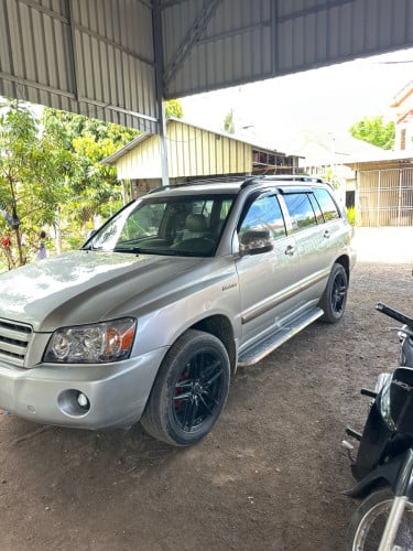 ឆ្នាំ03 ប៉ុង1 ឡានថ្មីបងប្អូនអត់បុកអត់ប៉ះ