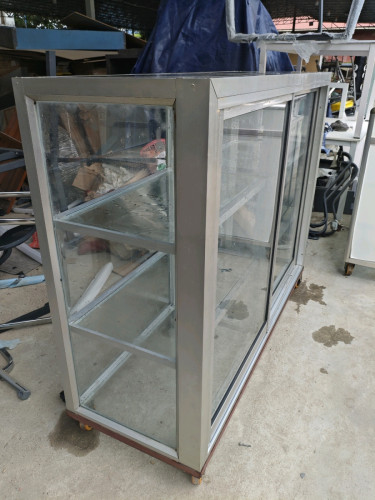 ទូកញ្ចក់ 1.60m-55cm