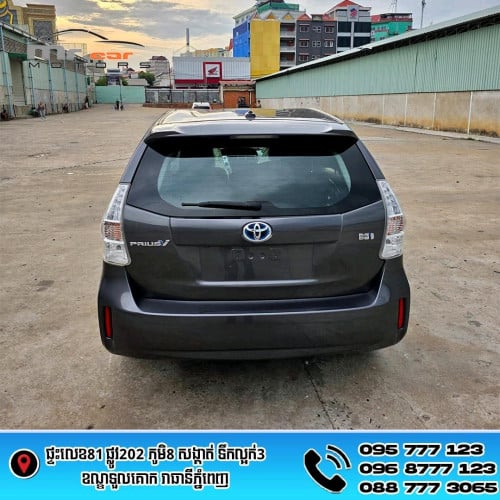 ថ្មីមិនដែលជួប ឡានស្អាត អត់បុក អត់បាញ់ តម្លៃល្អ 18xxx$ Prius V 2012 option5 ឃ្មុំសុីន