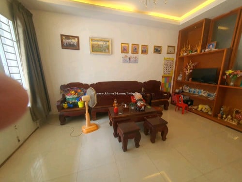 ផ្ទះលក់បន្ទាន់ក្រោមទីផ្សាតម្លៃចរចារបាននៅបុរីពិភពថ្មីកំបូល2