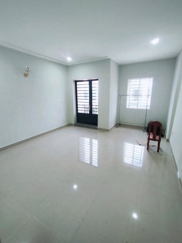 ផ្ទះជួល200$ ជិតព្រលានថ្មី