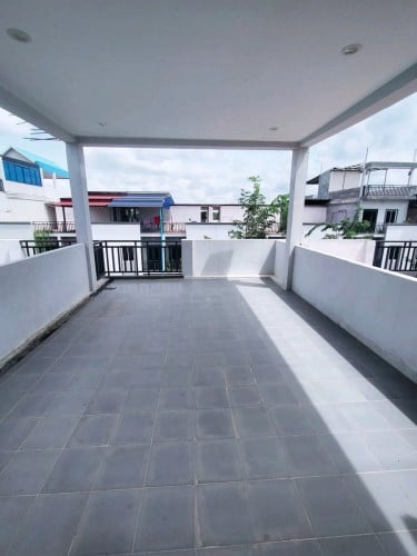 ផ្ទះជួល200$ ជិតព្រលានថ្មី