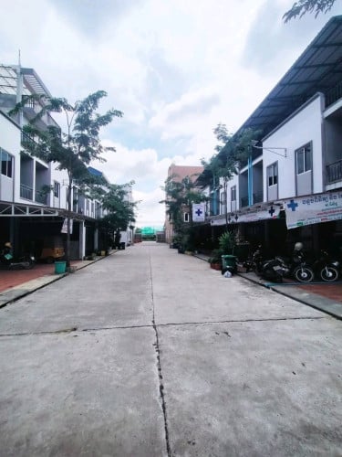 ផ្ទះជួល200$ ជិតព្រលានថ្មី