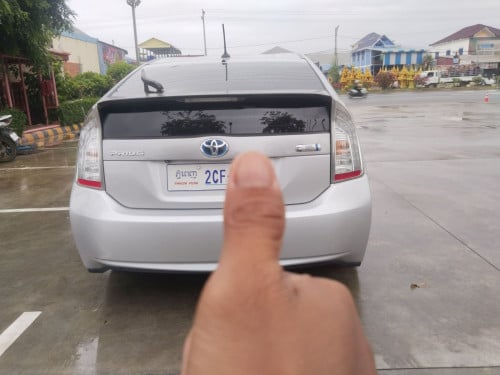 ខ្ញុំបាទចង់លក់ឡានជិះគ្រួសារឆ្នាំ2012 option5 plug inអេតវ៉ាន់