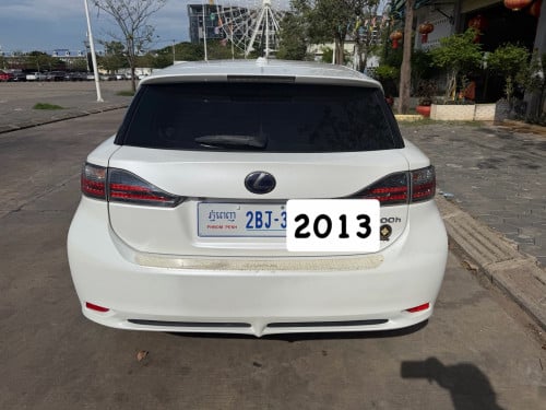 ឡានលក់ឆ្នាំ2013ឡានស្អាតឯកសារគ្រប់លក់