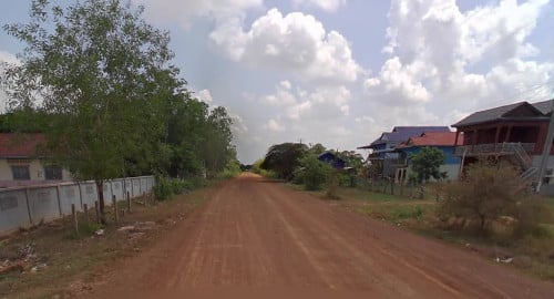 ដីលក់កំពង់ស្ពឺផ្លូវ44 គីឡូ8 ក្រោយសាលាកូរ៉ូ