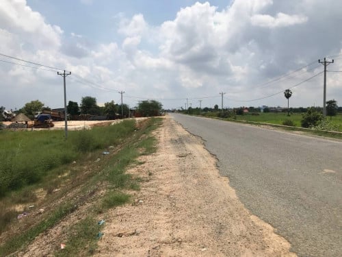 ដីដាក់លក់បន្ទាន់ (ផ្លូវទំនប់7មករា)
