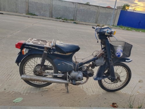 ម៉ូតូកុប90C