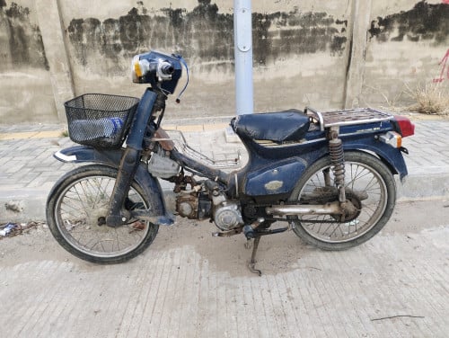 ម៉ូតូកុប90C