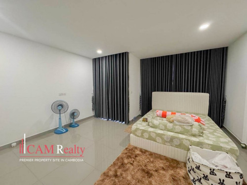 ផ្ទះវីឡាកូនកាត់ A SII សម្រាប់លក់ក្នុងបុរីជីបម៉ុង 6A