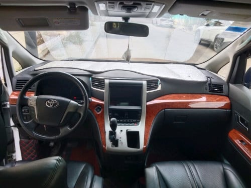 ឡានសាង Alphard 012 color white ទ្វាអូតូ 2 V4 ប៉ុង 1 កៅអីម៉ាស្សា vip plate កម្ពុជា ឈេា្មះម្ចាស់ដេីម
