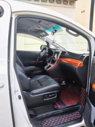 ឡានសាង Alphard year 012color White V4ប៉ុង1 ទ្វារអូតូ2 កៅអីម៉ាស្សា vip plate កម្ពុជា ឈេា្មះម្ចាស់ដេីម