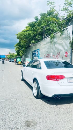 លក់Audi A4 ឆ្នាំ010 ឡានថ្មី