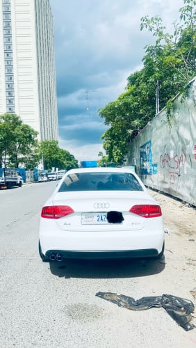 លក់Audi A4 ឆ្នាំ010 ឡានថ្មី
