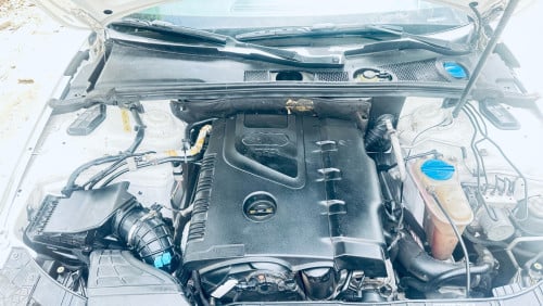 លក់Audi A4 ឆ្នាំ010 ឡានថ្មី