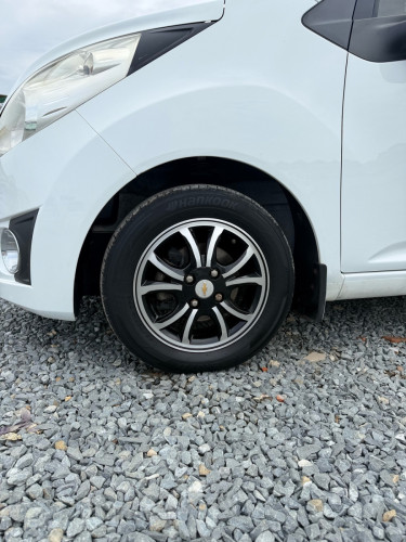 ស្តង់ដារអាមេរិច Chevrolet Spark 2012 ពណ៍ស