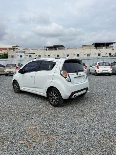 ស្តង់ដារអាមេរិច Chevrolet Spark $7,350