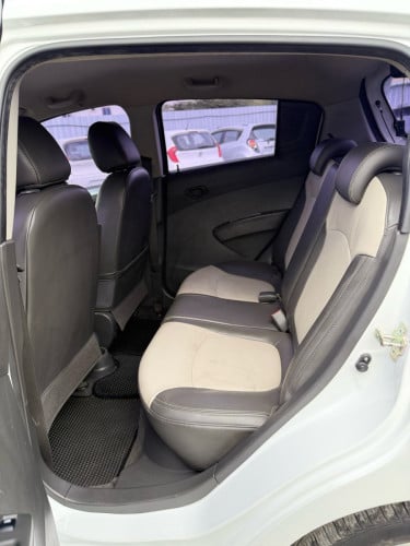 ស្តង់ដារអាមេរិច Chevrolet Spark $7,350