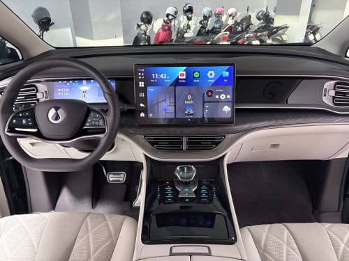 រថយន្តមួយទឹក DENZA D9 ( EV ) 2025 តួររថយន្តនៅថ្មីស្អាតមួយជុំ