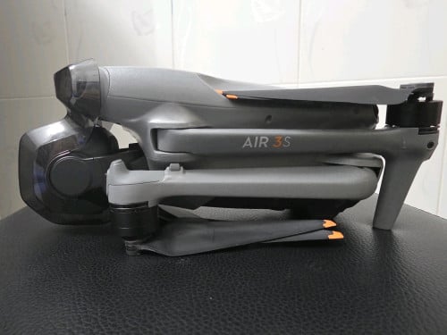 ចង់លក់ Drone DJI Air 3s COMBO 4k120fps អត់មានពេលប្រើ។ ប្រើបាន២ ,៣ ដងទុកចោល