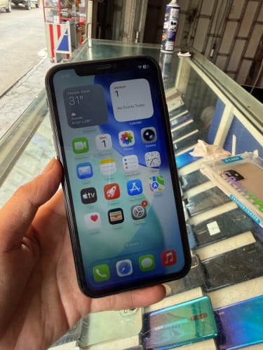 លក់iPhone 11 នៅល្មមប្រើ
