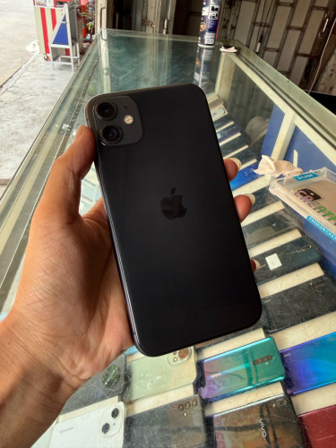 លក់iPhone 11 នៅល្មមប្រើ