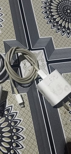 លក់ឆ្នាំងសាក់ Iphone