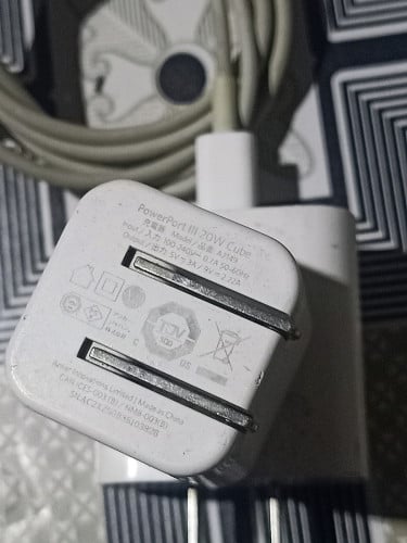 លក់ឆ្នាំងសាក់ Iphone