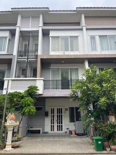 វីឡាកូនកាត់ LC2 សម្រាប់ជួល នៅបុរី ប៉េង ហួត បឹងស្នោរ