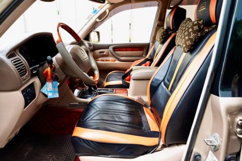 រថយន្ត Lexus LX470 ឆ្នាំ99ពណ៍ទឹកមាសឡានស្អាត ហ្គាសទើបតែដាក់ថ្មី ABSទើបតែដូរលក់
