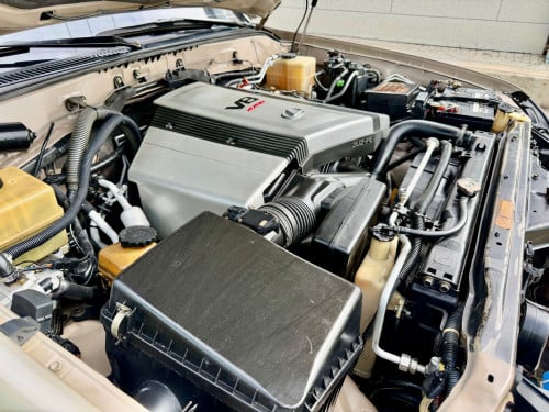 រថយន្ត Lexus LX470 ឆ្នាំ99ពណ៍ទឹកមាសឡានស្អាត ហ្គាសទើបតែដាក់ថ្មី ABSទើបតែដូរលក់