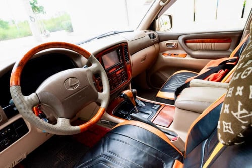 រថយន្ត Lexus LX470 ឆ្នាំ99ពណ៍ទឹកមាសឡានស្អាត ហ្គាសទើបតែដាក់ថ្មី ABSទើបតែដូរលក់