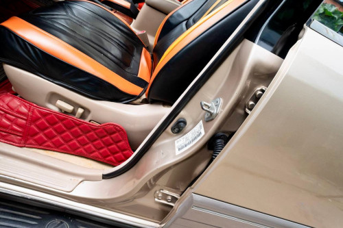 រថយន្ត Lexus LX470 ឆ្នាំ99ពណ៍ទឹកមាសឡានស្អាត ហ្គាសទើបតែដាក់ថ្មី ABSទើបតែដូរលក់
