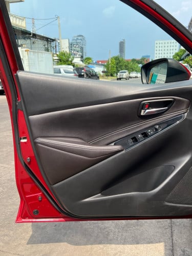 មហាសែនថ្មី MAZDA2 2018 ម្ចាស់ដេីមទីមួយ