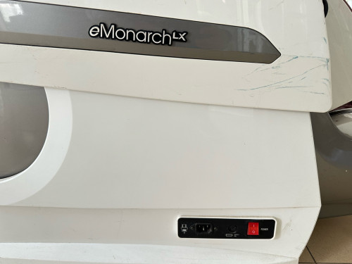 កៅអីម៉ាស្សា OKIA eMonarch LX 4D