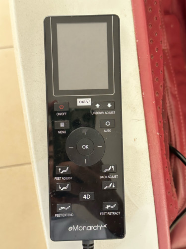 កៅអីម៉ាស្សា OKIA eMonarch LX 4D
