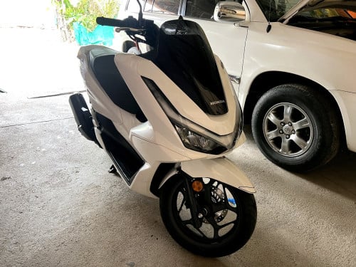 លក់ម៉ូតូ PCX 125cc ម្ចាស់ដើមថ្មីកេស 026 ជិះបាន (3950km) film ឡានមួយជុំ free មួកការពារ តម្លៃ 32xx