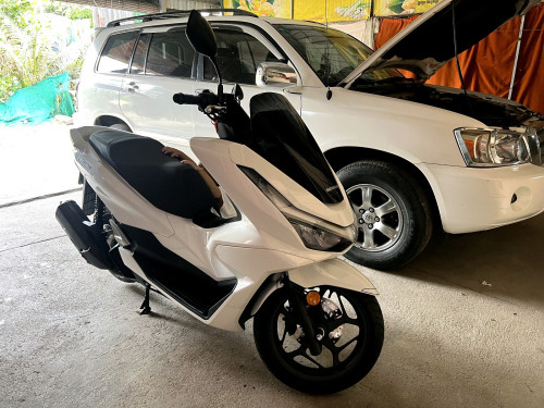 លក់ម៉ូតូ PCX 125cc ម្ចាស់ដើមថ្មីកេស 026 ជិះបាន (3950km) film ឡានមួយជុំ free មួកការពារ តម្លៃ 32xx