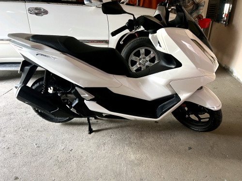 លក់ម៉ូតូ PCX 125cc ម្ចាស់ដើមថ្មីកេស 026 ជិះបាន (3950km) film ឡានមួយជុំ free មួកការពារ តម្លៃ 32xx