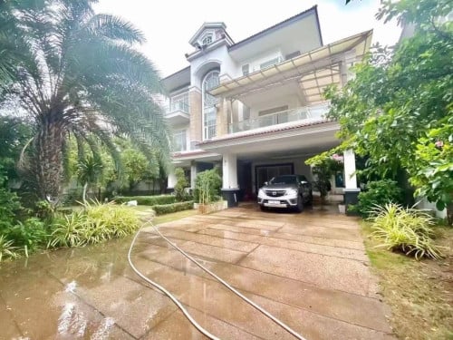 វីឡាឃ្វីន សម្រាប់លក់ | Queen Villa For sale borey penghout boeung snor