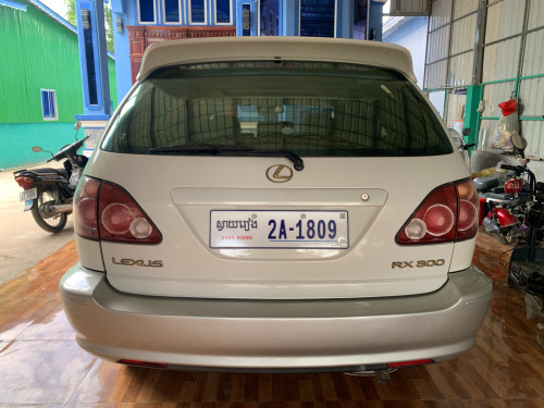 ឡានលក់ RX300 2000 Pong2 ម្ចាស់ដើមទី១